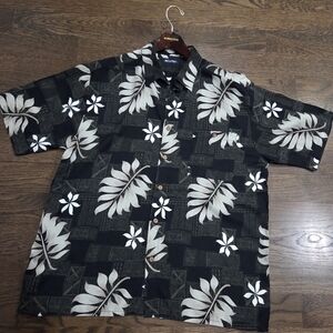 Puritan Men's Black Floral Hawaiian Shirt Sz.L